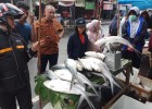 Berburu Ikan Bandeng Imlek di Rawa Belong
